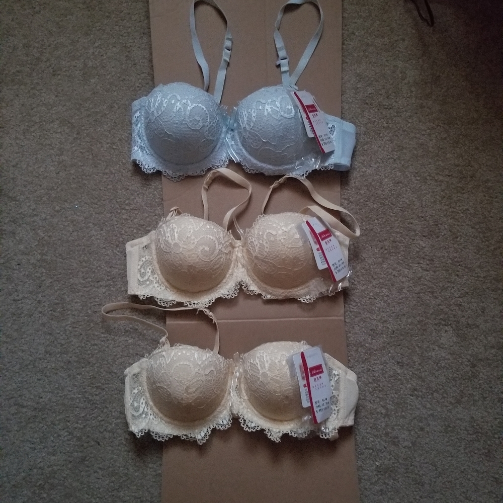 3 Bras push-up removable straps 32A cream, light blue